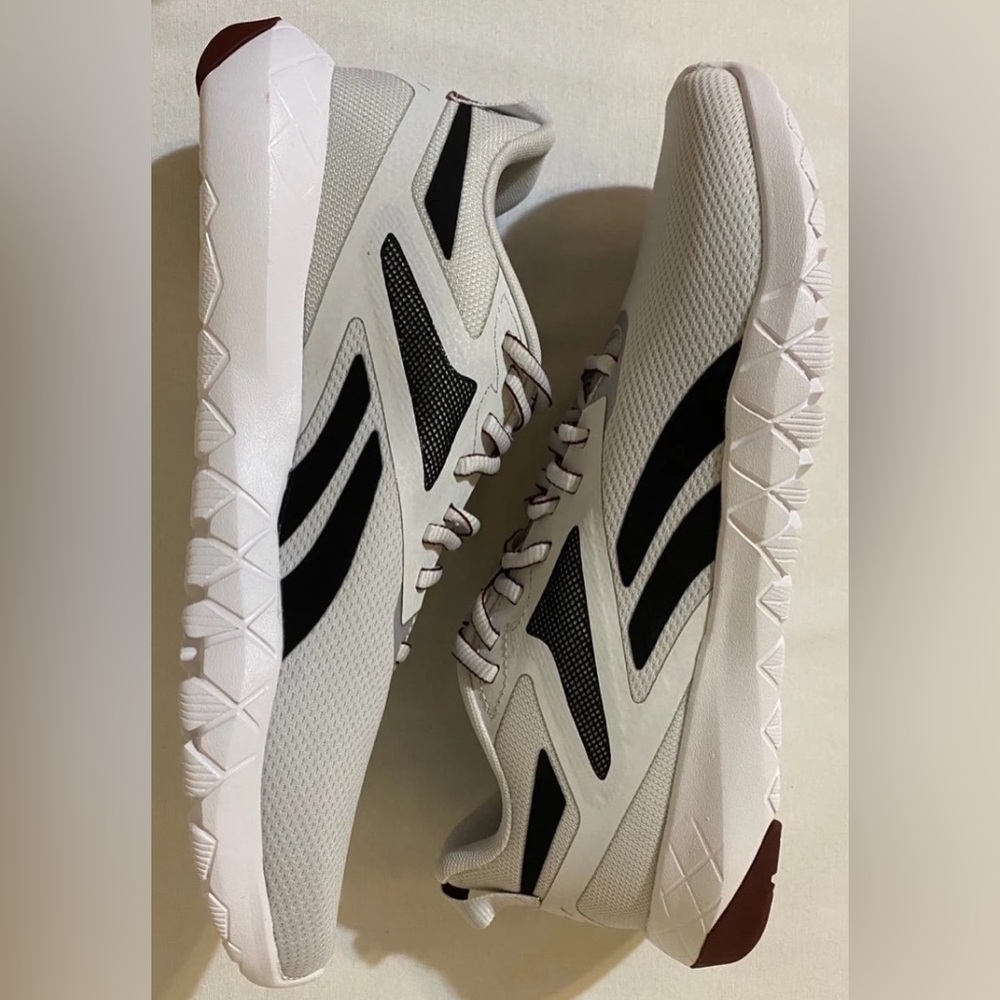 NWOT Men's Reebok Flexagon Force 4.0 Training Shoes 
Size:8.5